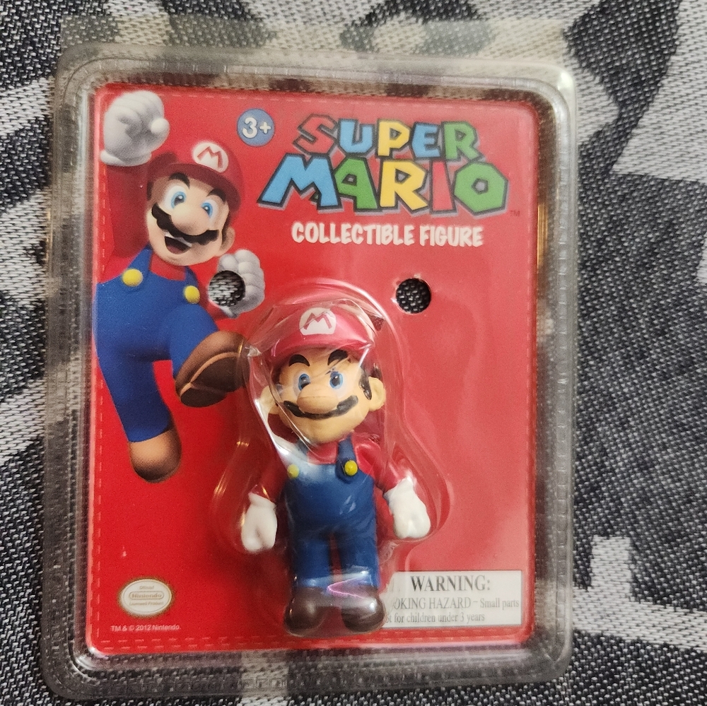 Super Mario Exclusive Promo Figure Keychain Plastic Clip On Backpack 2012 Goldie